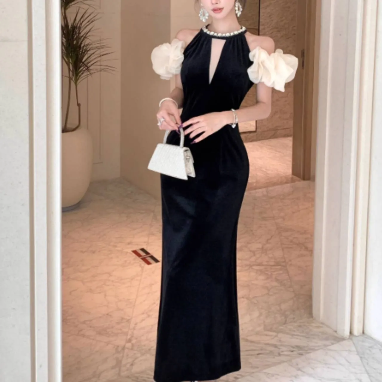 全2色 マーメイドドレス 首元ビジュー オープンショルダー パフスリーブ 胸元シアー ハイウエスト マキシ丈 韓国【K12724】