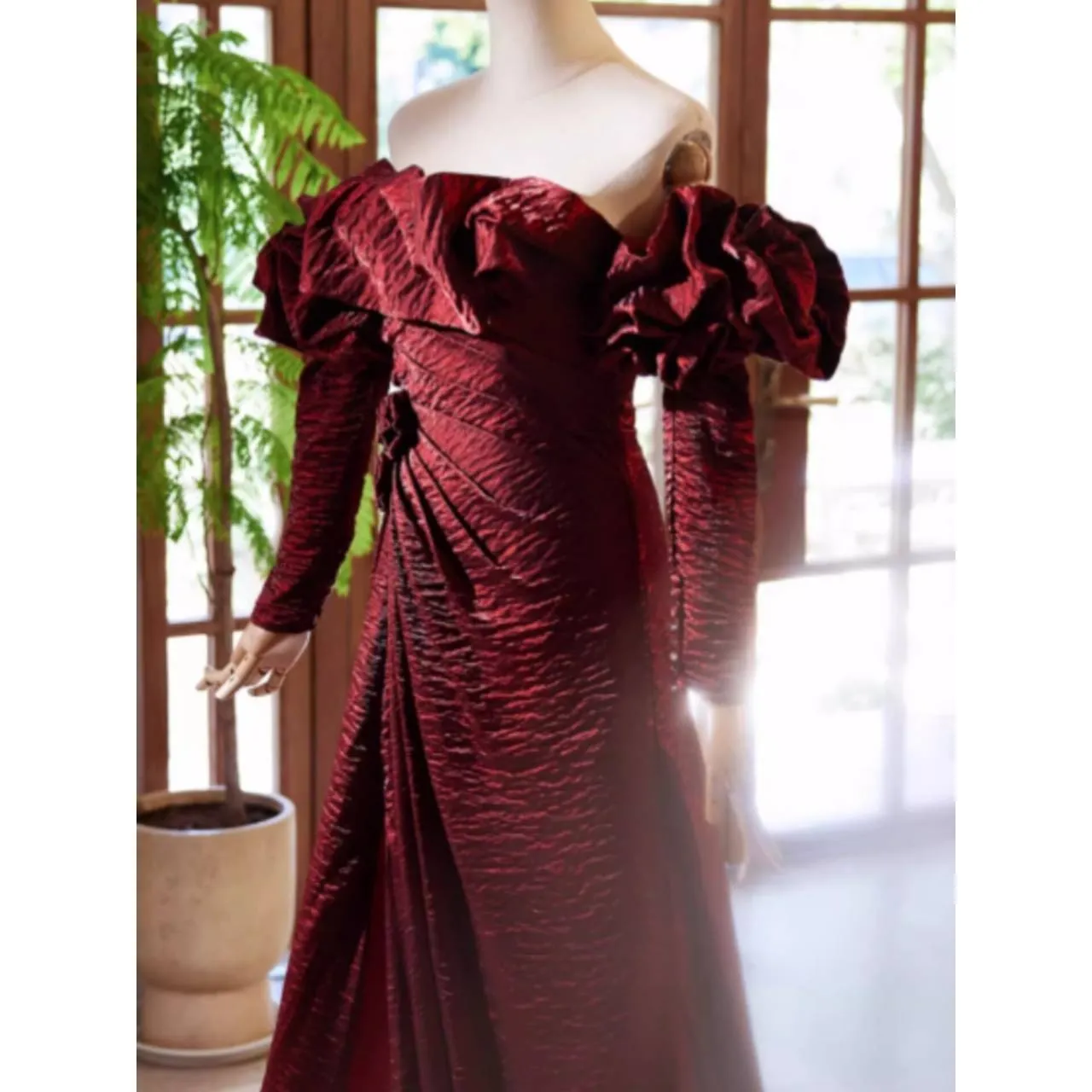 オフショルダー ドレス イブニングドレス 長袖 3Dフラワー フリル バックレースアップ Aライン 韓国【K12824】